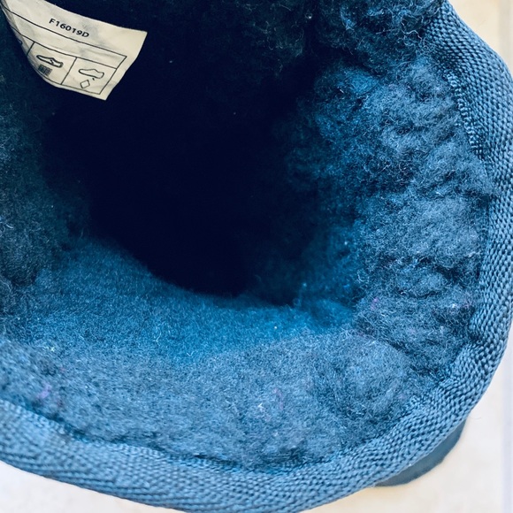 ❌SOLD❌Koolaburra by UGG Victoria Short Boots - Picture 11 of 11